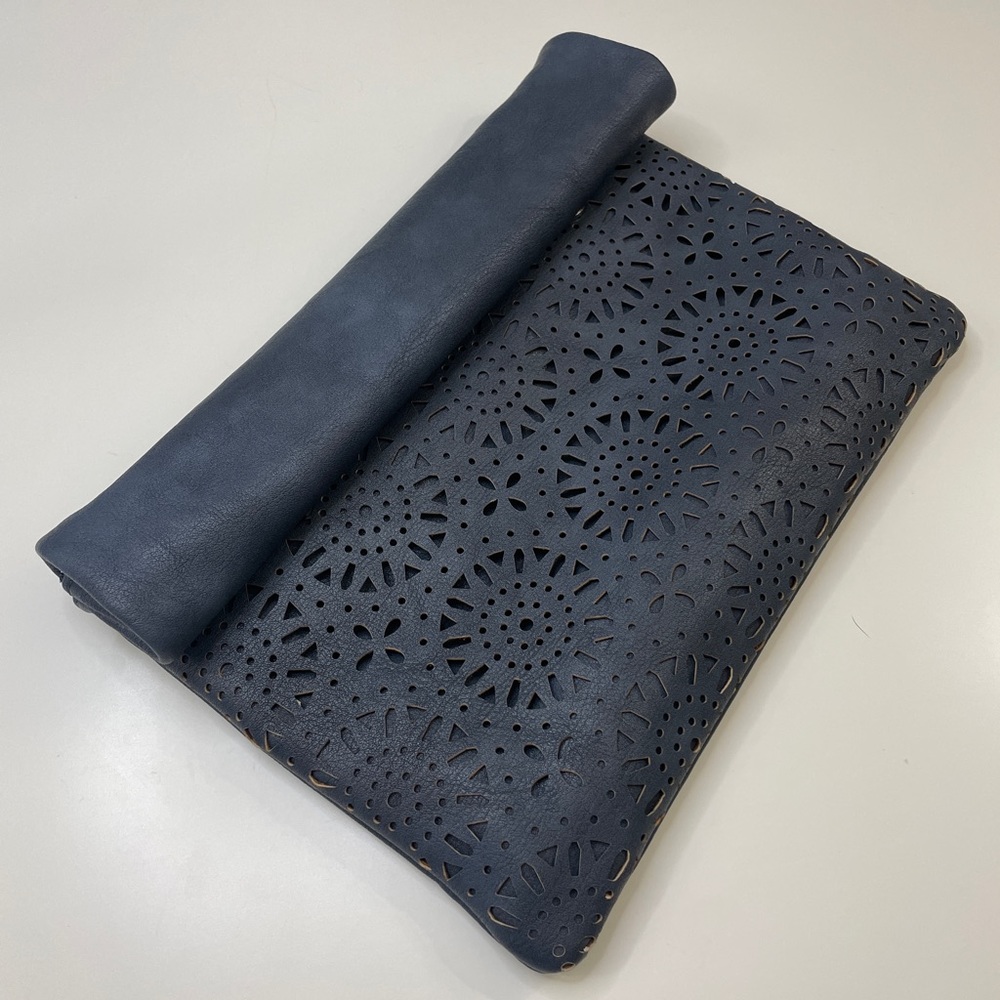 Roll-Up Clutch
